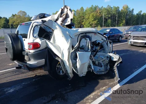 2014 Toyota Fj Cruiser из США, поврежденный, VIN JTEBU4BF0EK202852
